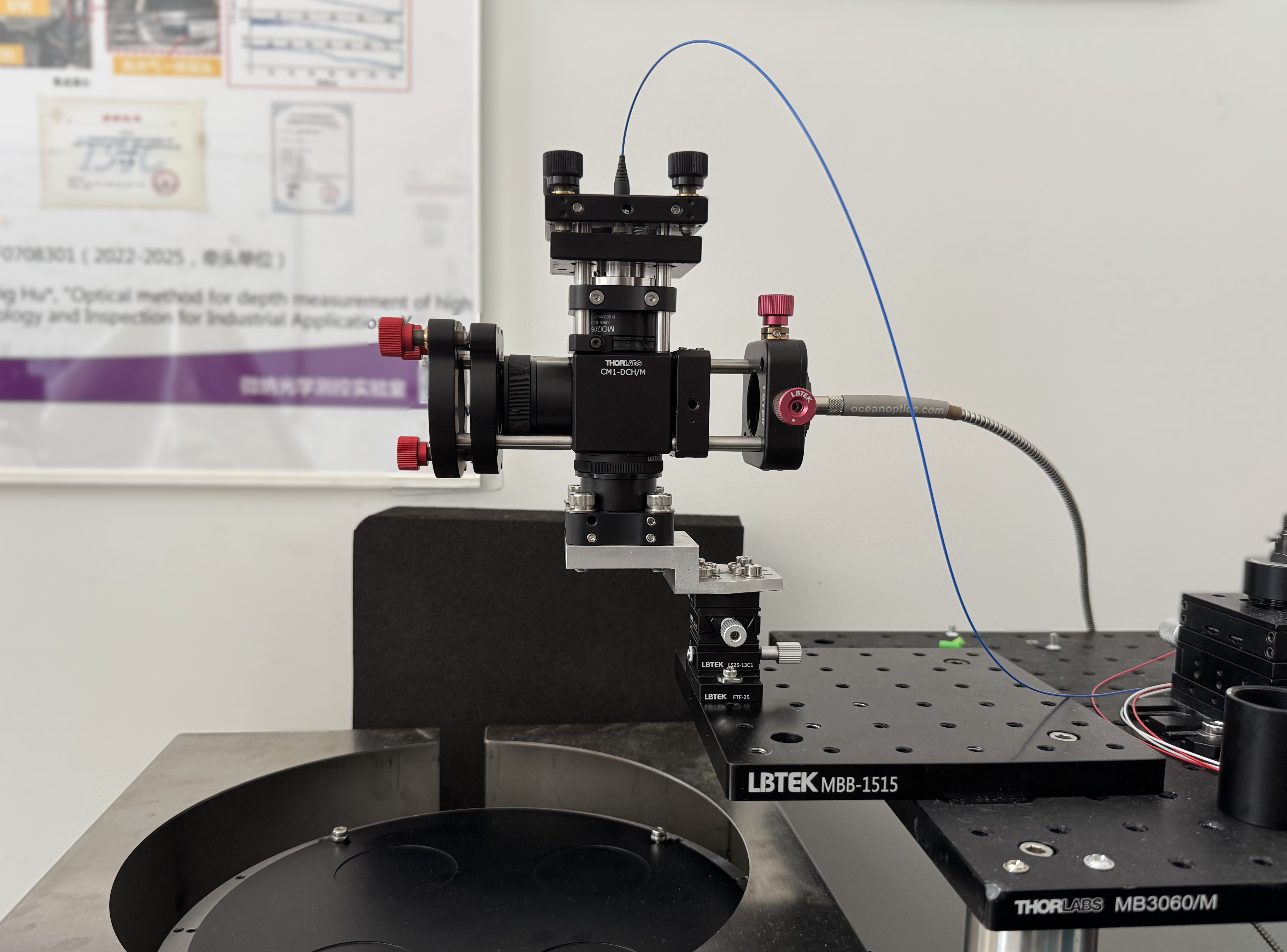 亚单层精度在线膜厚探测器