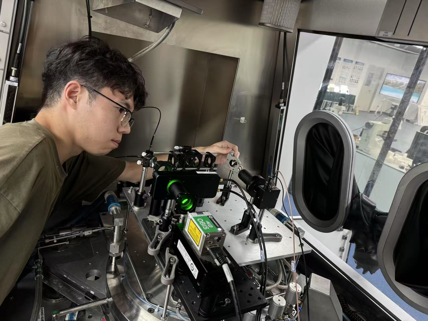 范国帅苏州实验室调试现场